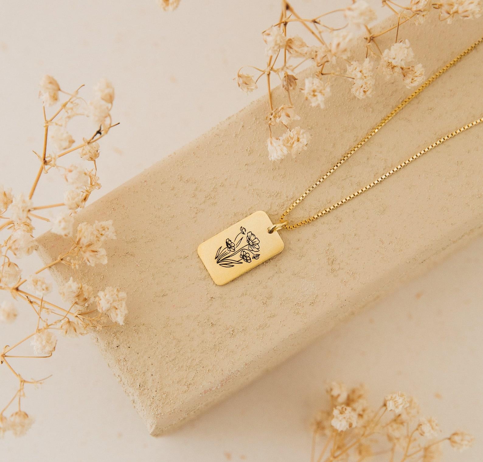 Personalized Birth Flower Necklace with Box Chain