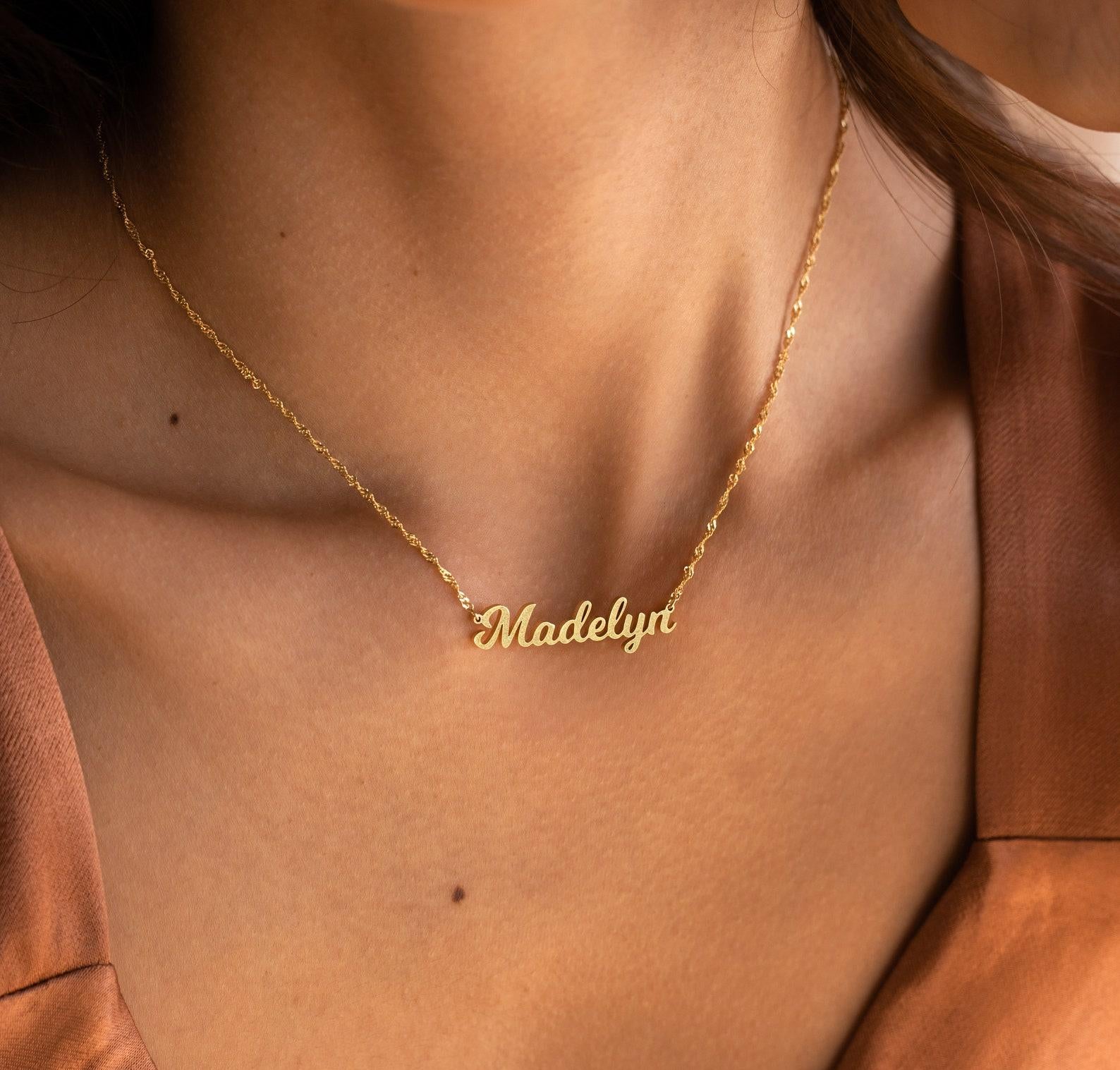 Personalized Twist Chain Name Necklace