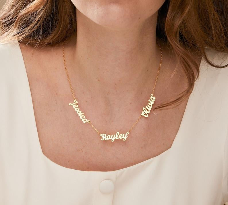 Custom Family Name Necklace for Mom