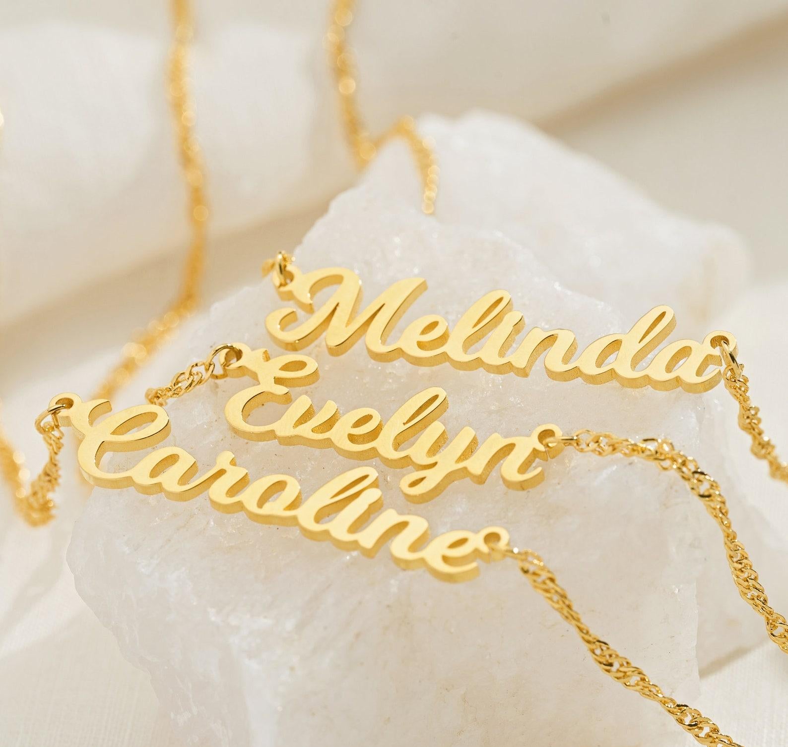 Personalized Dainty Name Necklace in Gold