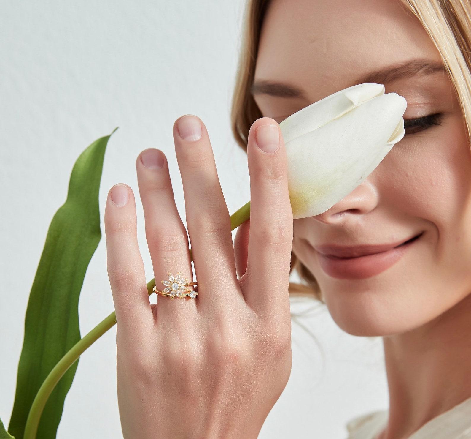 Flower Spinner Ring in Sterling Silver