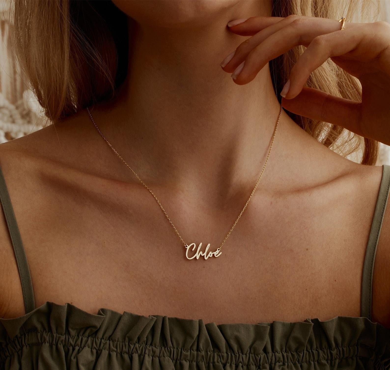 Personalized Dainty Name Necklace for Mom