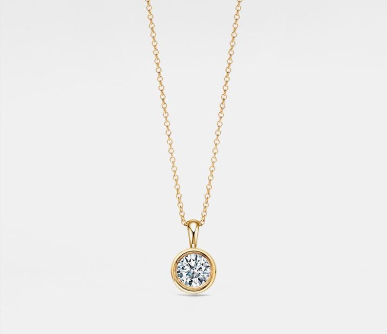 Round Cut Moissanite Pendant Necklace