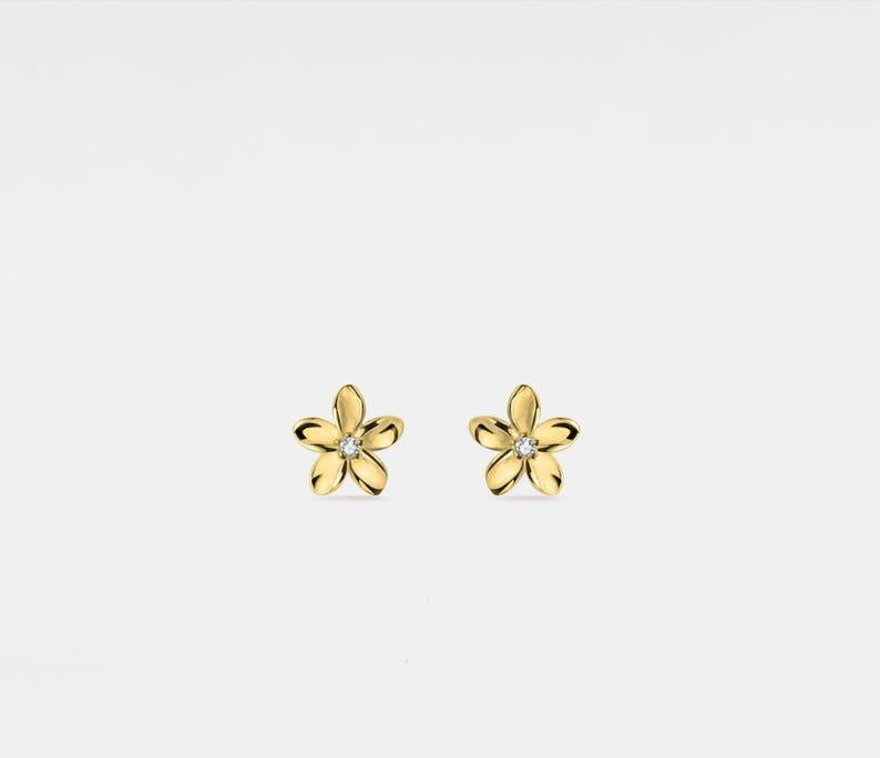 Dainty Gold Flower Stud Earrings for Friends