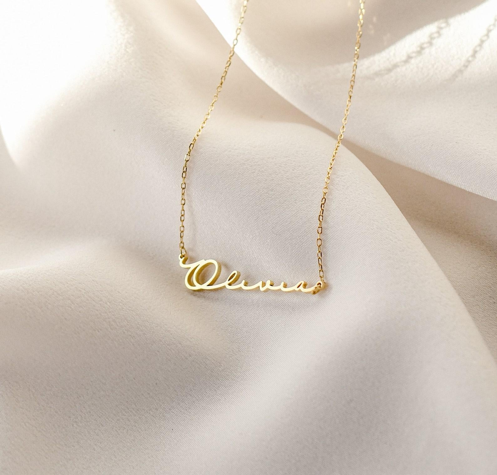 Minimalist Name Necklace in Sterling Silver