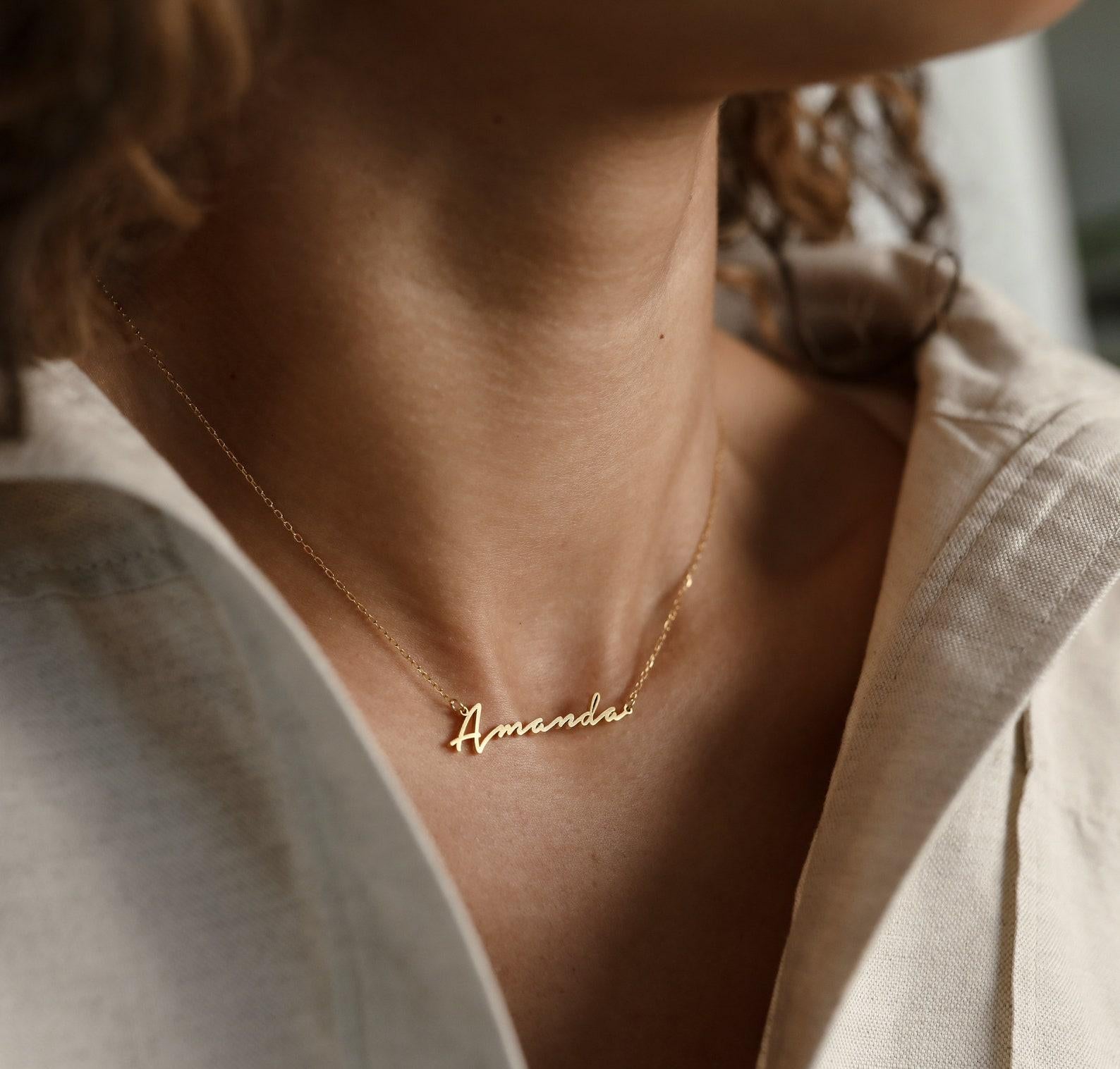 Personalized Gold Name Necklace for Mom