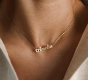 Minimalist Dainty Name Necklace for Mom