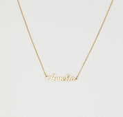 Minimalist Dainty Name Necklace for Mom