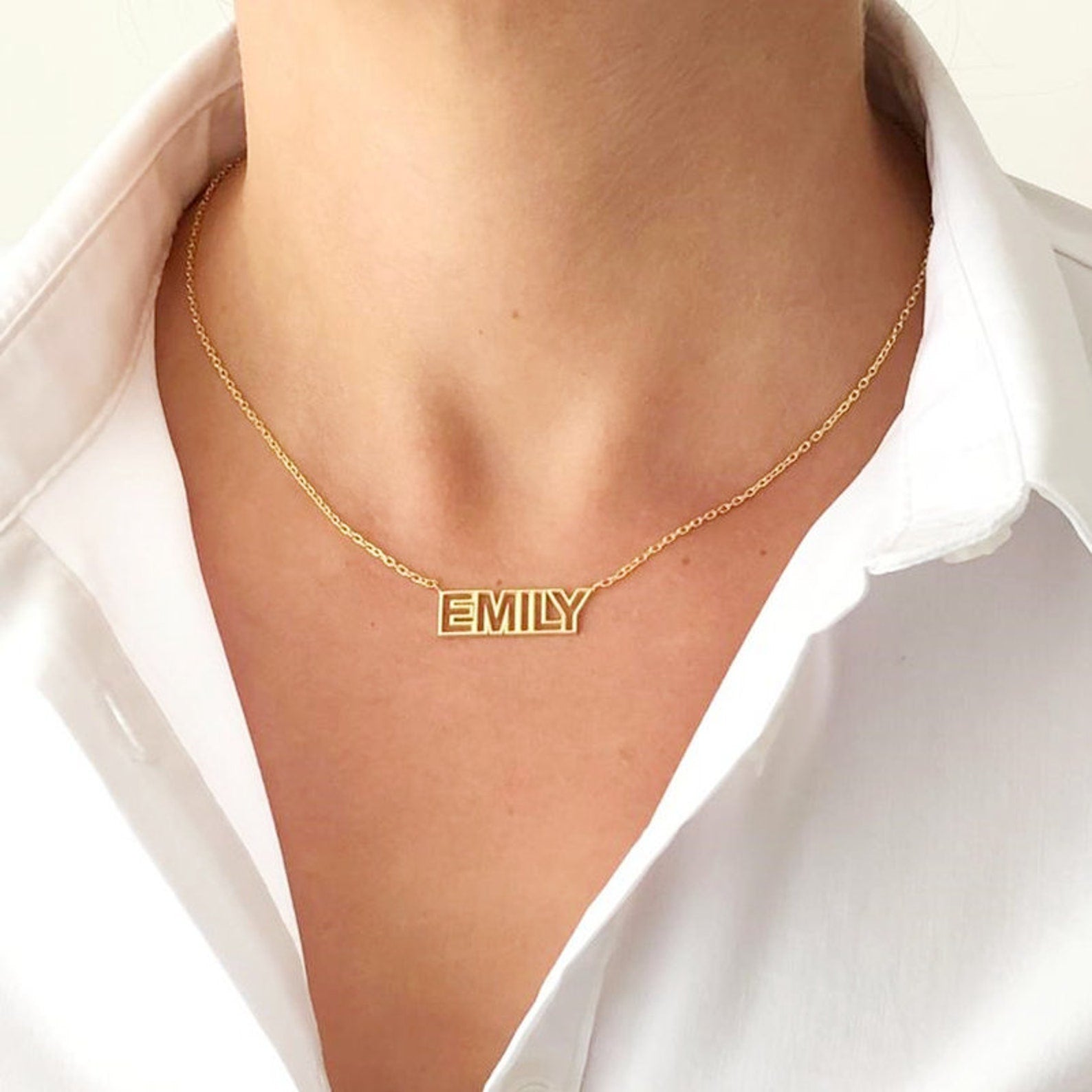 Personalized Name Pendant Necklace in Gold