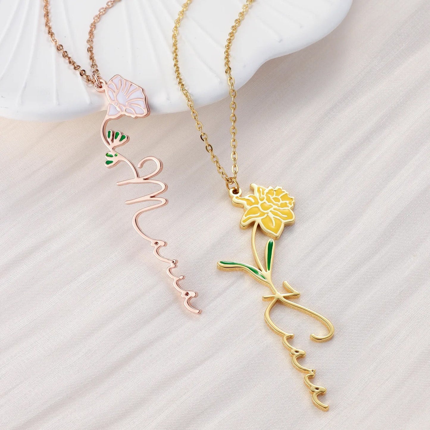 Custom Birthflower Name Necklace