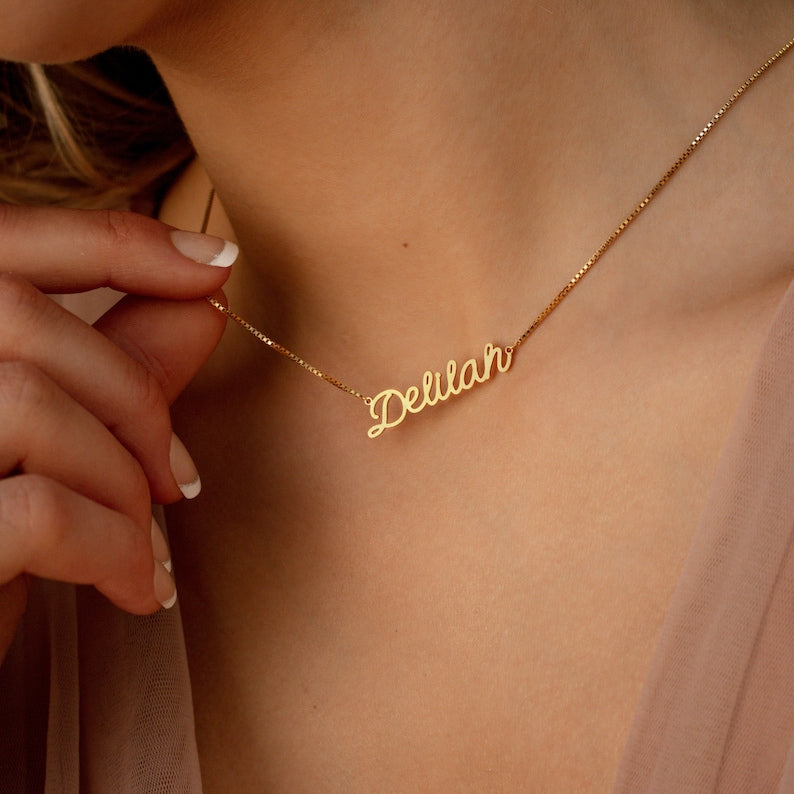 Personalized Gold Nameplate Necklace for Friends