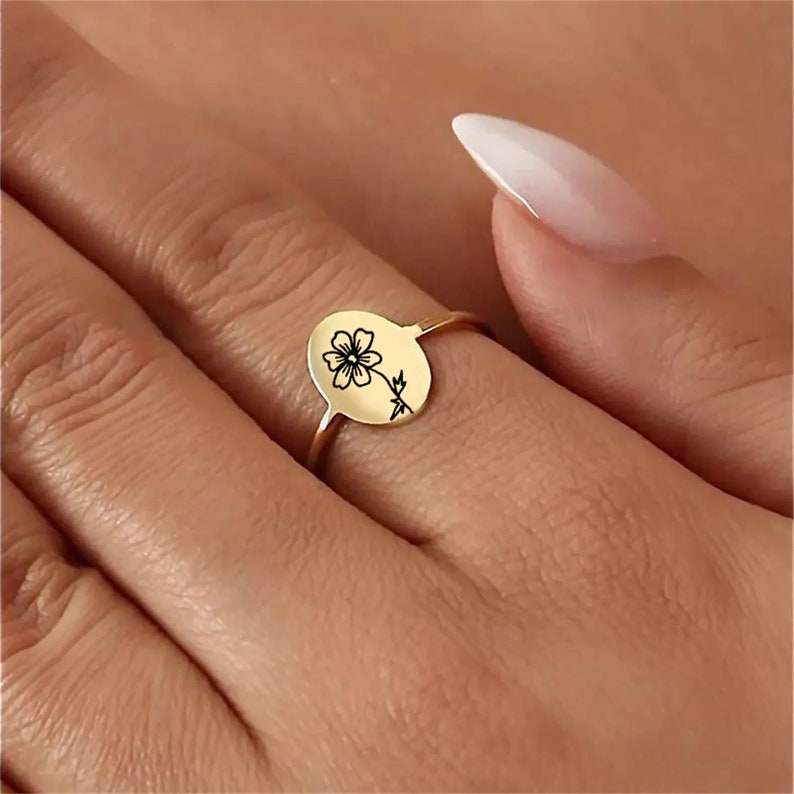 Custom Birthflower Ring for Women