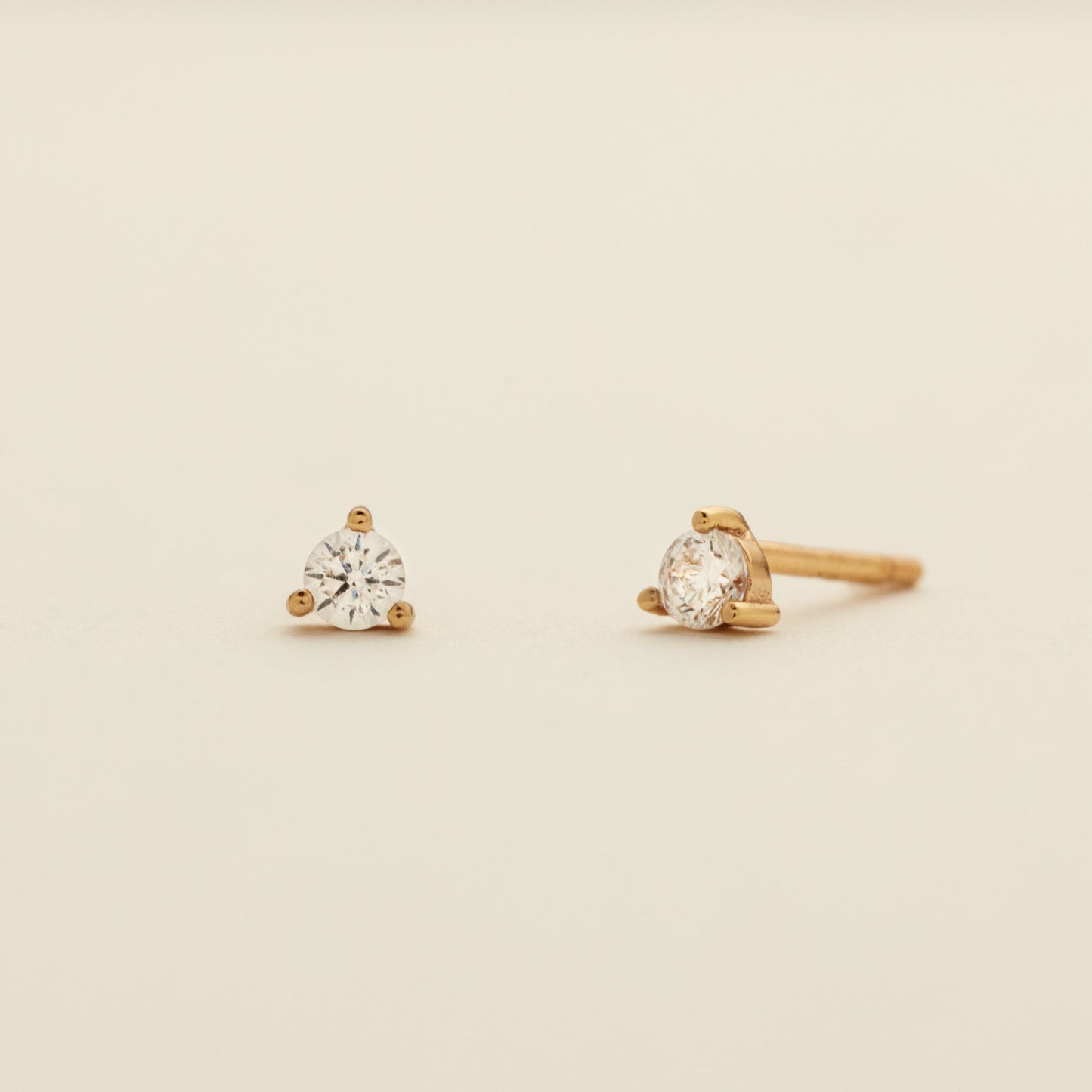 Luxe 3-prong Stud Earrings